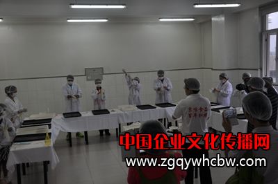 224-140Q411553V63.jpg