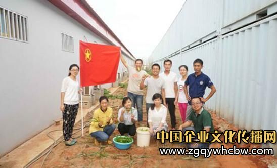 中鐵十四局建筑工程公司安哥拉項(xiàng)目“雷鋒月”活動(dòng)圖.JPG
