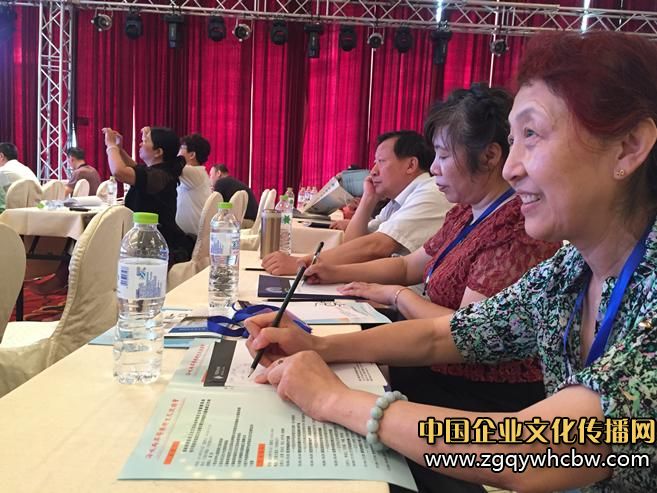 王杏枝主任、陳晏主任與陳英笙主任在大會現(xiàn)場.JPG
