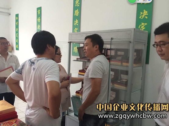 天津富泉走進王慶坨郵局<a href=http://www.fenghenever.com/ target=_blank class=infotextkey><a href=http://www.fenghenever.com/ target=_blank class=infotextkey>推廣</a></a>中國<a href=http://www.tjfuquan.com/ target=_blank class=infotextkey><a href=http://www.tjfuquan.com/ target=_blank class=infotextkey>金幣</a></a>產(chǎn)品.PNG